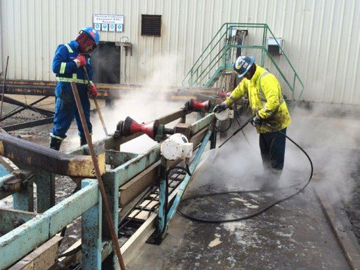 Industrial tank cleaning (ETP/STP)